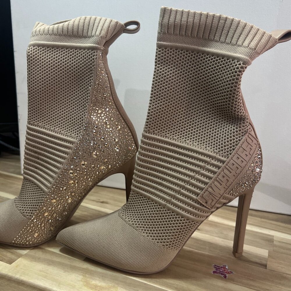 Share Steve Madden Maxwelle Womens Bootie Heels Ankle Boot 7 M Stiletto Rhinesto